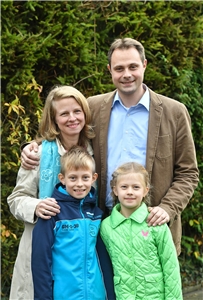 Familie mit drei Kindern Familie mit drei Kindern