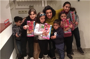 Flüchtlingskinder feiern Advent