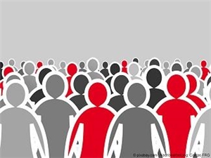 Illustration in s/w, plus Rot, für "Vertreterversammlung": Gruppe von Menschen. Einige in Rot, einige in Schwarz, einige in Grau. Grauer HIntergrund. (c) pixabay.com | Nachbearbeitet: Caritas FRG. 