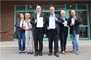 Orientierungsberatungsstelle der Region Gabriele Allgeier (DRK Region Hannover), Gabriele Schuppe (AWO Region Hannover), Dr. Andreas Schubert, Regionspräsident Hauke Jagau, Sibylle Nass (kargah) und Frank Hülsemann (Diakonisches Werk)