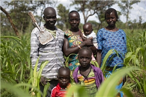 Eine südsudanesische Familie im Caritas Projekt