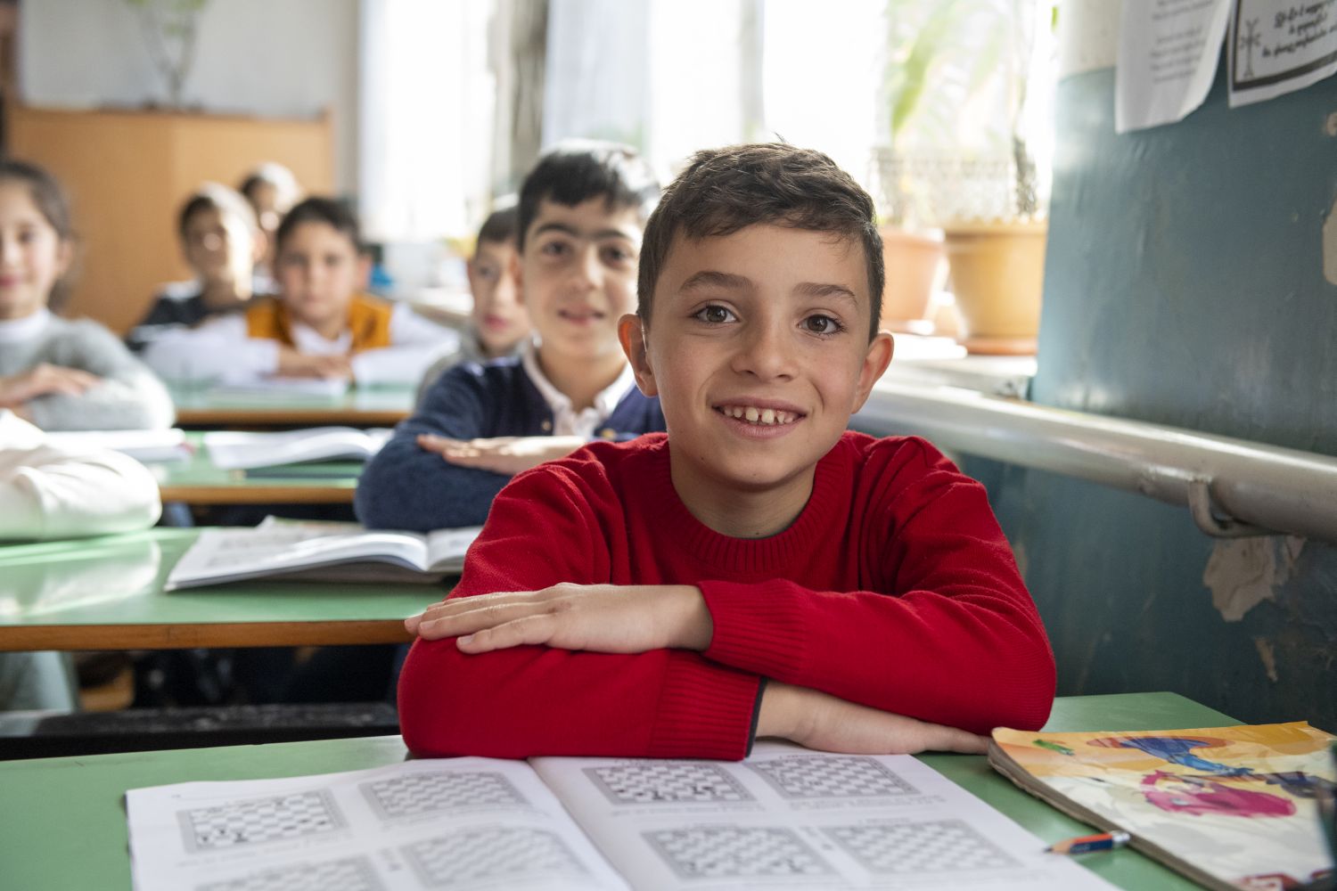 Edgar Mkrtchyan, 9 Jahre alt, besucht eine inkusive Schule in Armenien, die von der Caritas unterstützt wird. .
