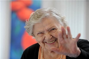 Vorsorge Frau winkt Vorsorge Frau winkt