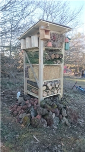 Holzturm für Insekten.