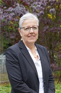 Porträtfoto von Caritasdirektorin Christiane Leonhardt-Icten