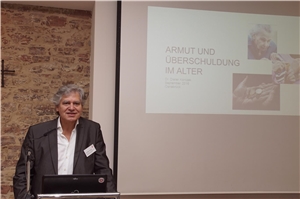 Der Soziologe und Volkswirt Dr. Dieter Korczak spricht auf dem Fachtag zum Thema Altersarmut..