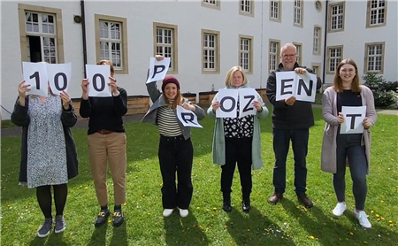 Rufen zur Beteiligung an der Europawahl auf (von links): Linda Heinemann, Sabrina Groppe, Matthias Krieg und Jana Timmerberg vom Caritasverband für das Erzbistum Paderborn. 