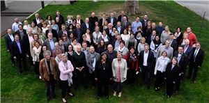 43 angehende Führungskräfte und ebenso viele Mentoren von zehn beteiligten Verbänden der Caritas starteten in Paderborn das Projekt „In Führung gehen 2.0“. 