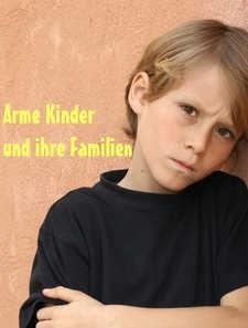 Arme Kinder und ihre Familien Traurig schauender junge, der an einer Wand gelehnt ist und seine Arme vor der Brust verschrenkt hat. Neben ihm steht Arme Kinder und ihre Familien.