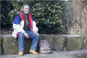 wohnungsloser Mensch draussen wohnungsloser Mensch draussen