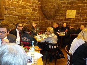 Stiftertreffen 2017 Gruppe Menschen in einem Lokal