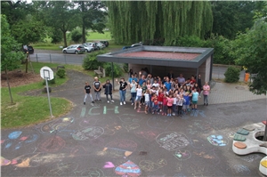 IchDuWir14 Gruppenbild vor Kreidebild
