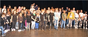 Kinderstiftung RV Abschluss Theaterprojekt 08 Gruppenbild