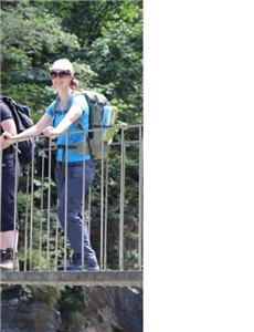 ITepsic Frau mit Wandergepäck