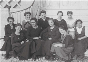 Gruppenfoto der Mitarbeiterinnen