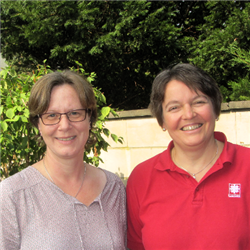 Portraits Frau Jeanette Schneider und Frau Claudia Dewald-Haas