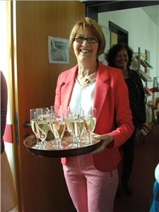 Frau Schmitt Sektempfankg