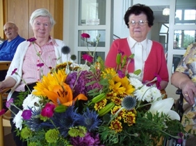 zwei ältere Damen