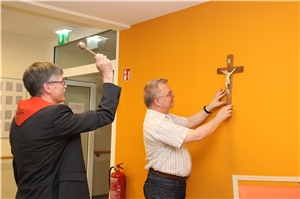 Karl-Ludwig Hundemer segnet die neuen Räume Karl-Ludwig Hundemer segnet die neuen Räume