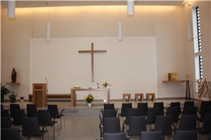 Kirche Heilig Kreuz beim Caritas-Altenzentrum St. Hedwig in Kaiserslautern Kirche Heilig Kreuz beim Caritas-Altenzentrum St. Hedwig in Kaiserslautern