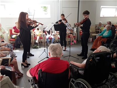 Konzert der Kreismusikschule des Rhein-Pfalz-Kreises im Caritas Altenzent-rum St. Magdalena in Bobenheim-Roxheim Konzert der Kreismusikschule des Rhein-Pfalz-Kreises im Caritas Altenzent-rum St. Magdalena in Bobenheim-Roxheim