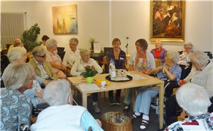 Bewohner und Besucher beim Tag der offenen Tür 2015 in St. Martha Tag der offenen Tür 2015