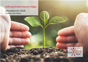 Titel Jahresbericht Hände schützen ein zartes Pflänzchen