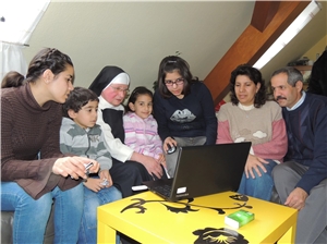 Fluechtlingsfamilie_mit_Schwester_Waltraud Bereitstellung von Immobilien