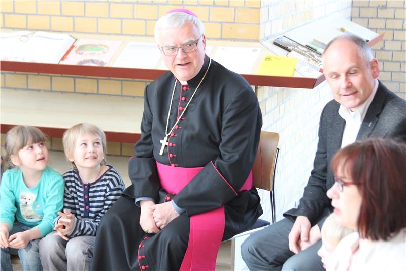 Bischof Dr. Heiner Koch in der Kita Elifant (Caritasverband Leipzig e. V.)