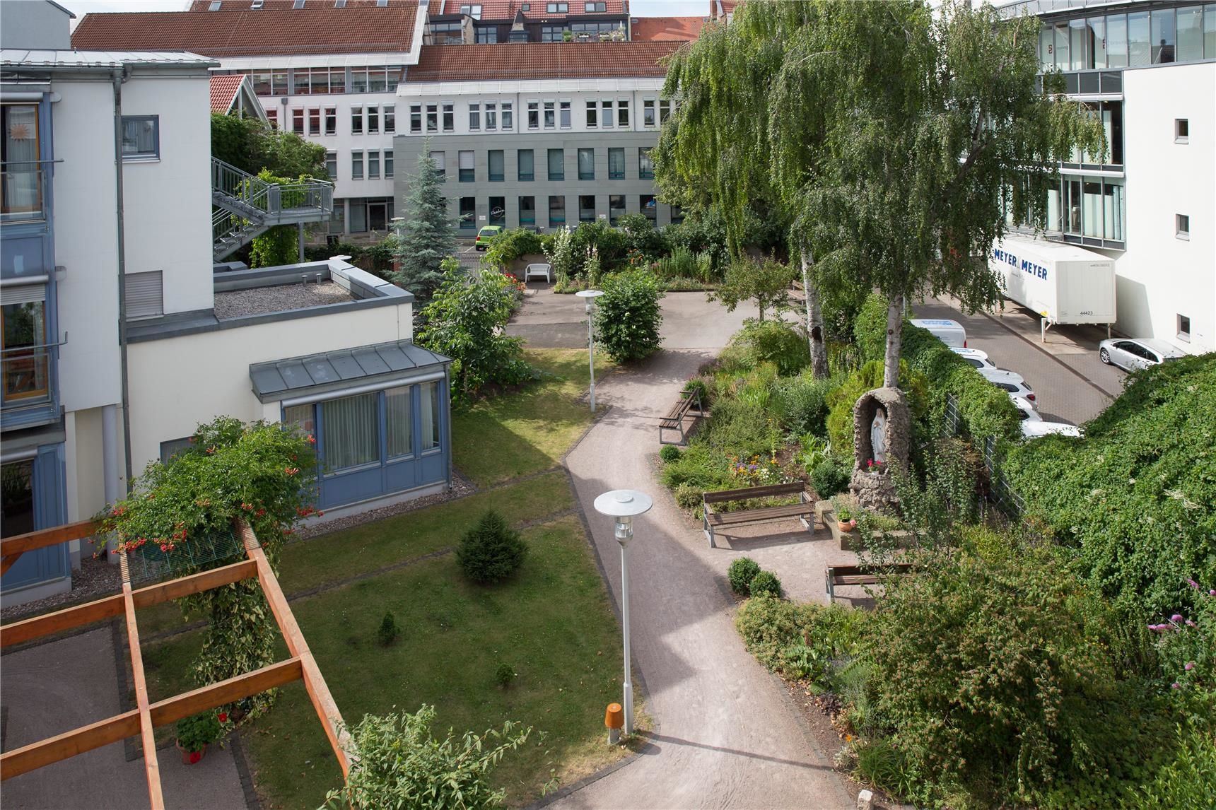 Innenhof/Gartenbereich von oben fotografiert 
