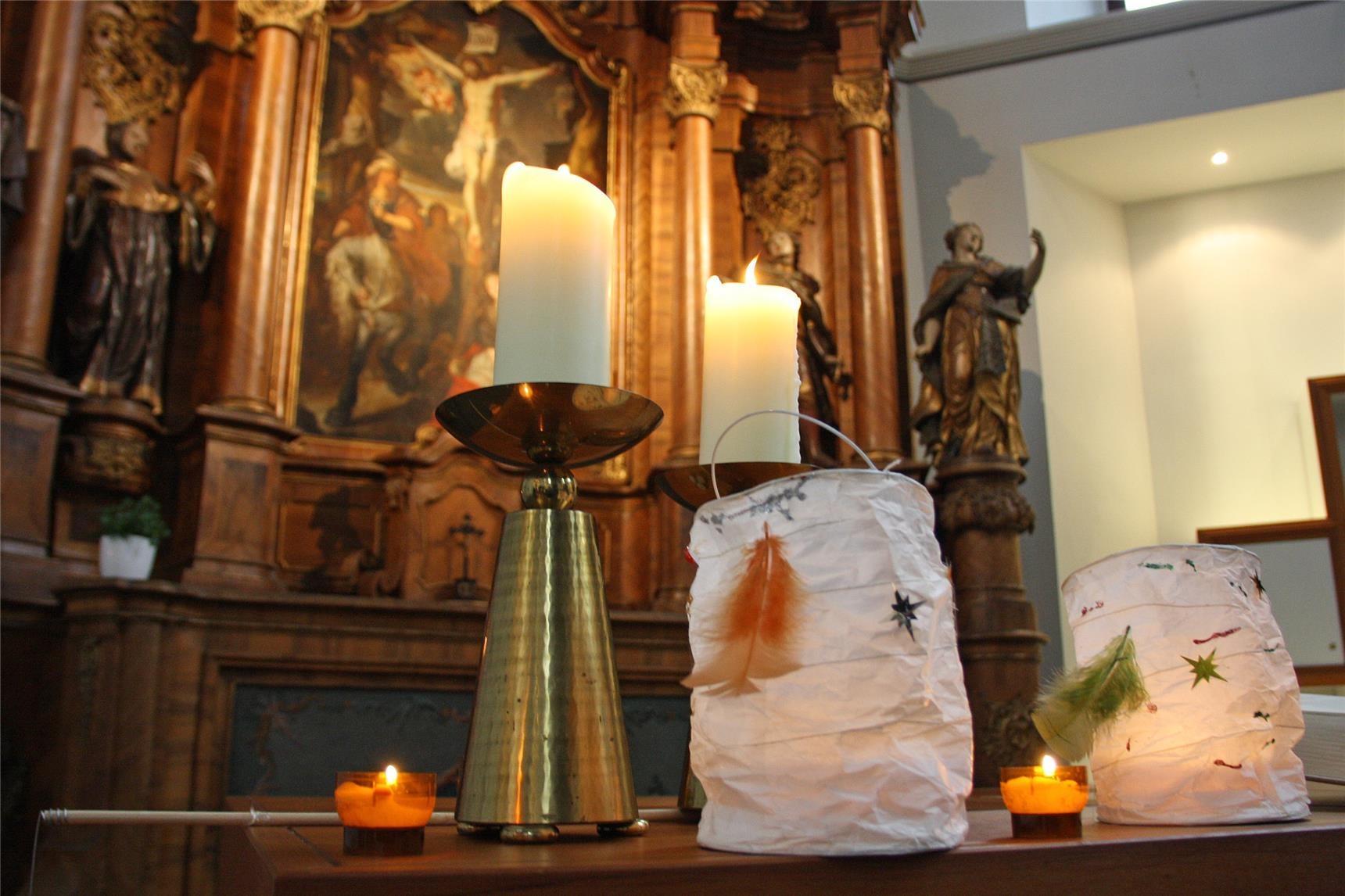 Blick auf den Altar des Demenzgottesdienstes der Malteser Mainz (Foto: Malteser Hilfsdienst)