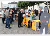 Die "Aktion Arbeit im Bistum Trier" war beim Dekanatskirchentag in Simmern mit einem Aktionsstand und den IDA-Pappfiguren vertreten.