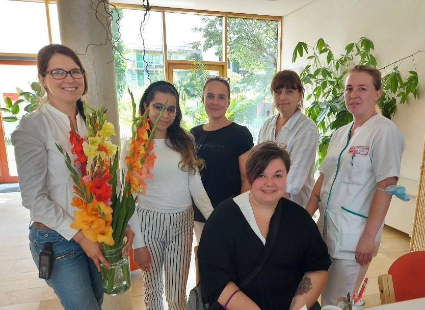 Gratulation an Pflegehelferinnen (Caritasverband für den Landkreis Emmendingen e.V.)