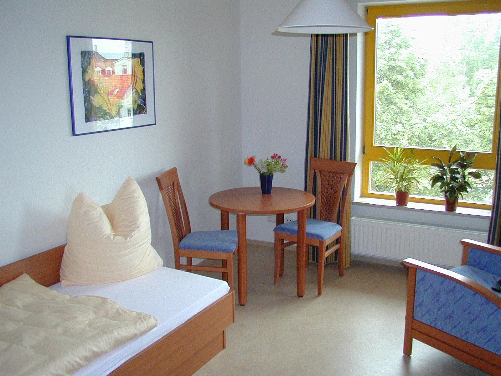Bild eines eingerichteten Apartments in der Mutter-Kind Kurklinik Stella Maris in Kühlungsborn