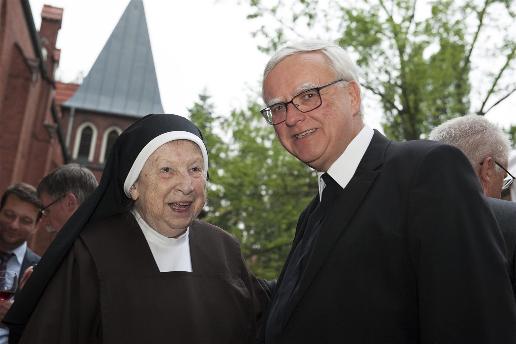 Schwester Gabriela und Erzbischof Koch (Anke Jacob)