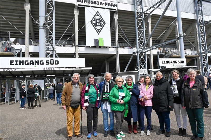 Im Fußballfieber waren die Hospizbegleiterinnen und -begleiter, die von Borussia Mönchengladbach zur Bundesliga-Partie gegen Union Berlin eingeladen worden waren. 