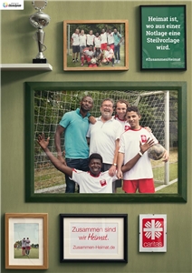 Zusammen Heimat: Plakat Fußball (hoch) Teil einer Fußballmannschaft