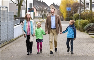 Familie mit drei Kindern