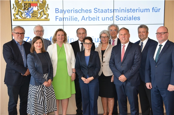 Die Spitzen der Freien Wohlfahrtspflege Bayern bei Sozialministerin Kerstin Schreyer
