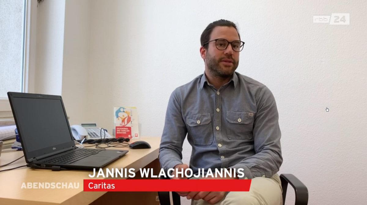 Video von Jannis Wlachojiannis im Gespräch zur Online-Beratung der Caritas