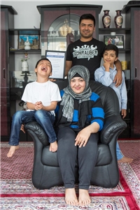 Nabi Mohammadi mit seiner Frau Razma und ihren Söhnen Mohad und Ahmad