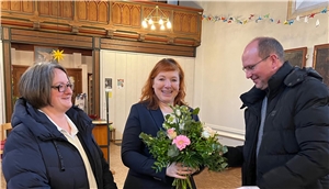 Monika Funk und Dominik Trost begrüßen Sandra Reinke als neue Geschäftsführerin der Kindergarten gGmbH St. Martin