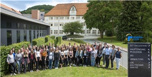 Gruppenbild der neuen Auszubildenden beim Eichsfeld Klinikum