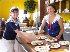 Sommerfest Seefahrt Kulinarische Verpflegung Sommerfest Seefahrt Kulinarische Verpflegung