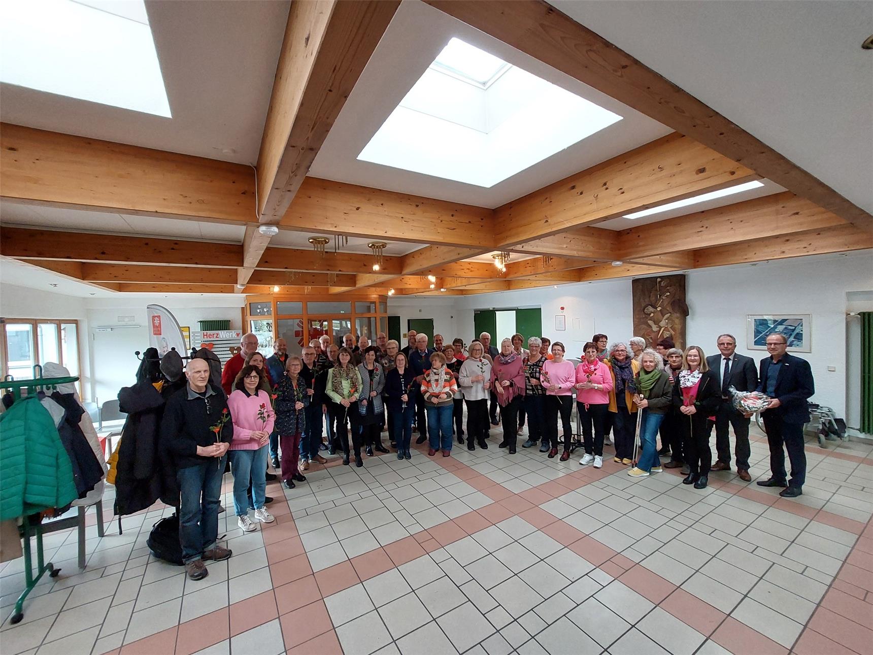 In der Feierstunde in der Caritas Werkstatt Hinterm Gallberg wurden das Engagement der Ehrenamtlichen des Warenkorbes Brilon gewürdigt
