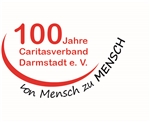 Logo mit Text 100 Jahre Caritasverband Darmstadt e. V., darunter ein Bogen und darunter der Text von Mensch zu Mensch