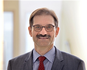 Portrait von Dr. Michael Augenstein