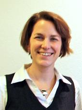 Portraitfoto von Frau Janina Helm, Leiterin des Gemeindepsychiatrischen Zentrums der Caritas in Darmstadt