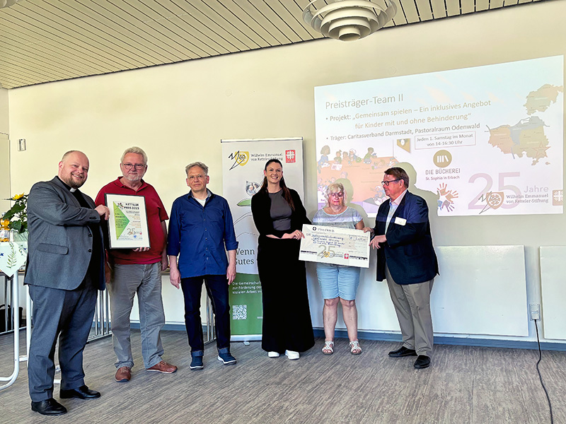 Gruppenbild mit sechs Personen