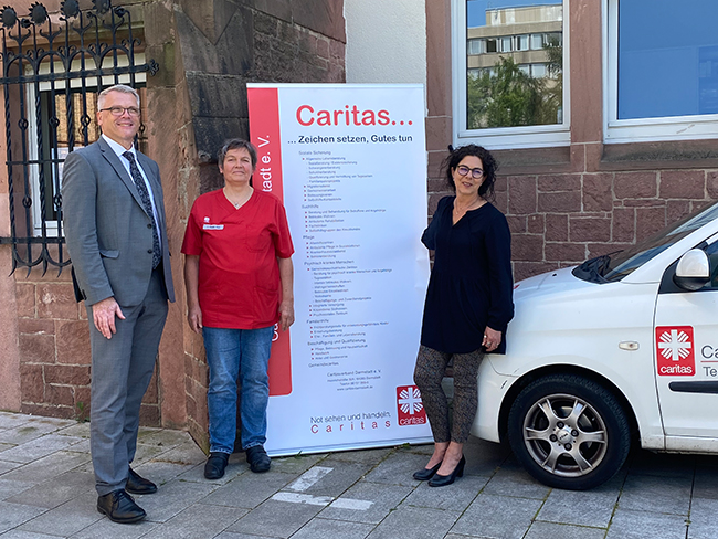 v.l.n.r. Caritasdirektor Winfried Hoffmann, Frau Dewald-Haas und Direktorin Frau Rhein
